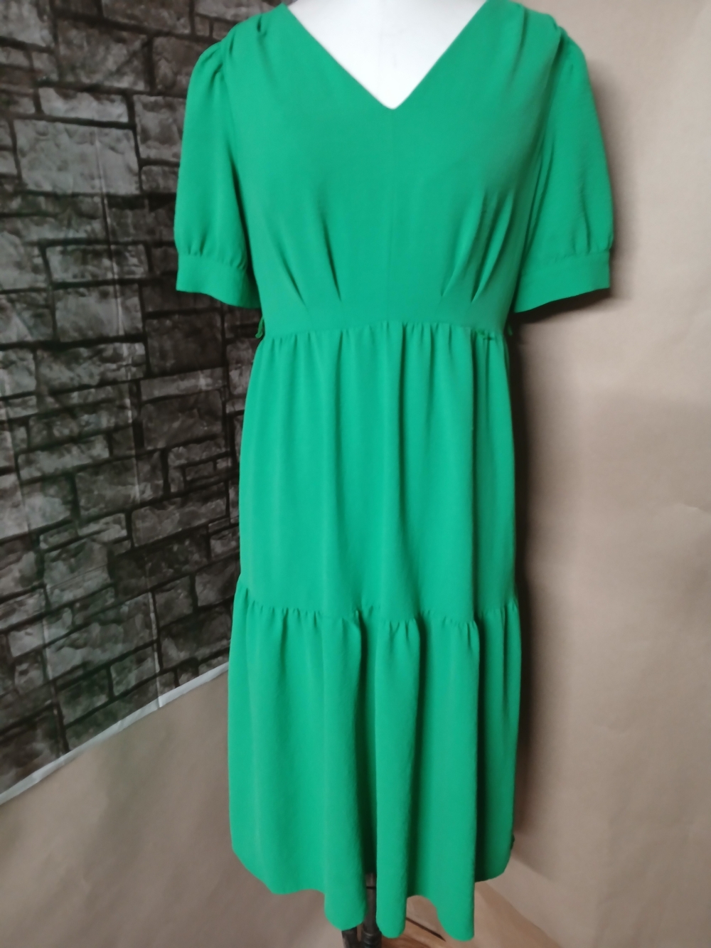 DKNY Emerald Green V-Neck Tiered Midi Dress
